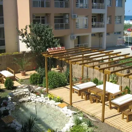 Hotel Yanis 3*