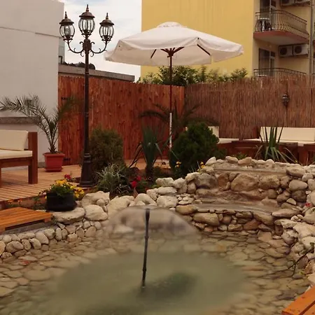 Hotel Yanis 3*