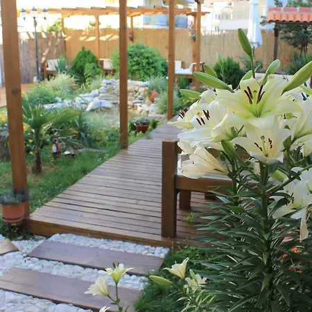 Hotel Yanis Lozenets