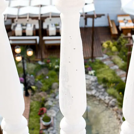 Yanis Hotel Lozenets