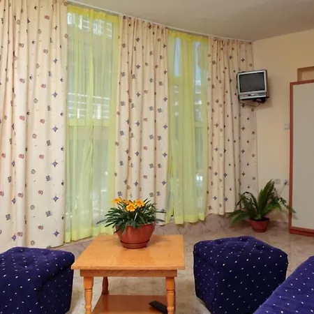 Yanis Hotel Lozenets