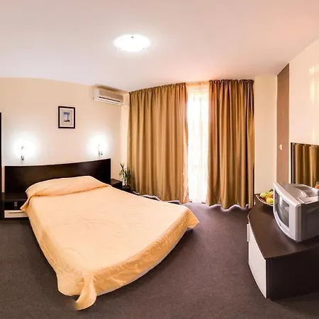 Hotel Yanis