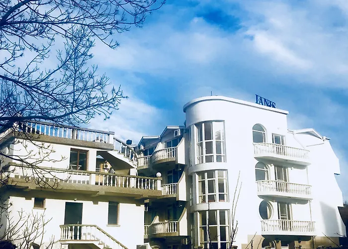 Yanis Hotel Lozenets